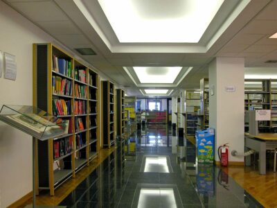 Interno_Biblioteca_medica_TV